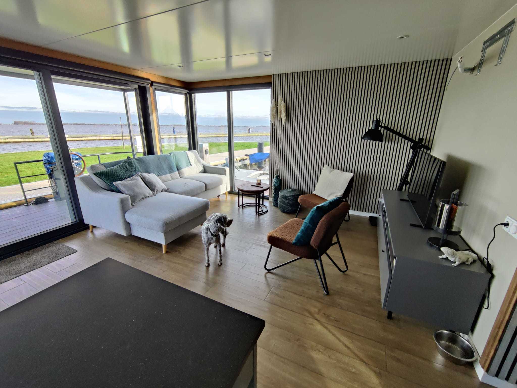 foto: 21 Castalia Met Koopligplaats 1460 X 500 Special Houseboat