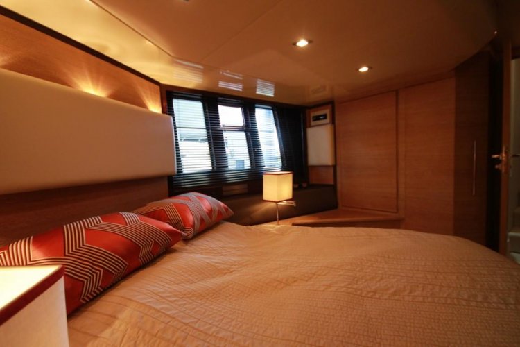 foto: 26 Azimut 60