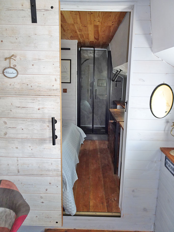 foto: 20 Spits Varend Woonschip 30.53 met UBC