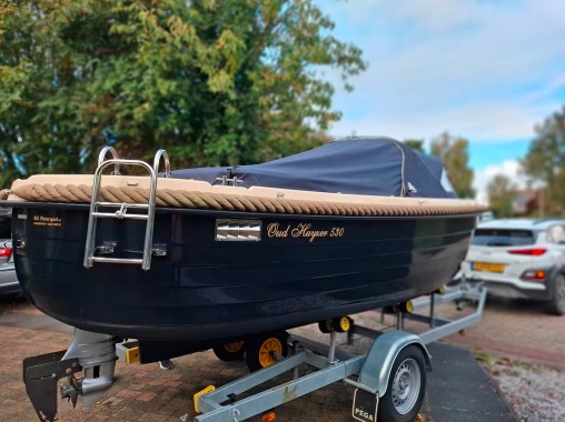 foto: 5 OudHuijzer    530 sloep