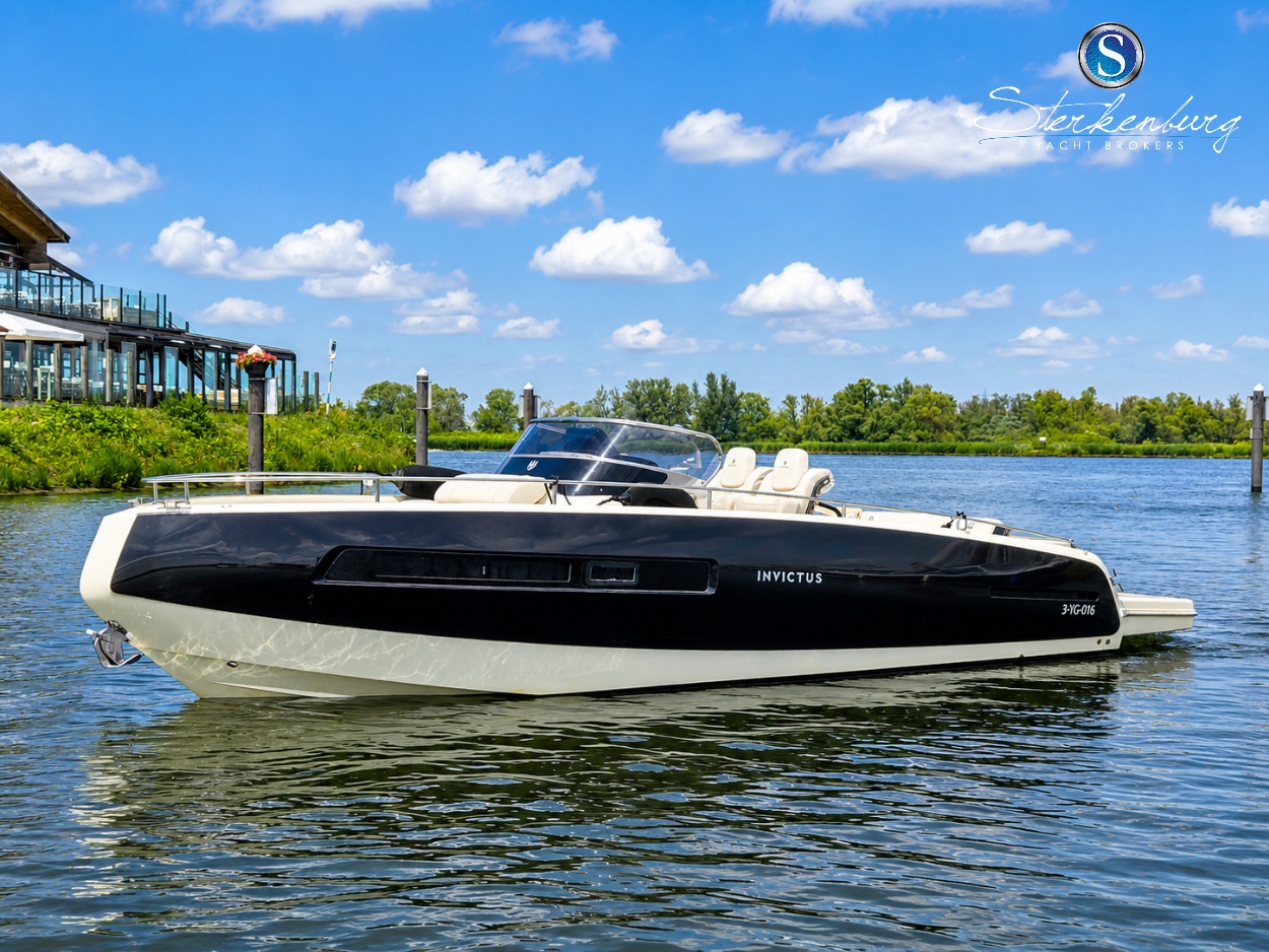 hoofdfoto: 1 Invictus 280 GT