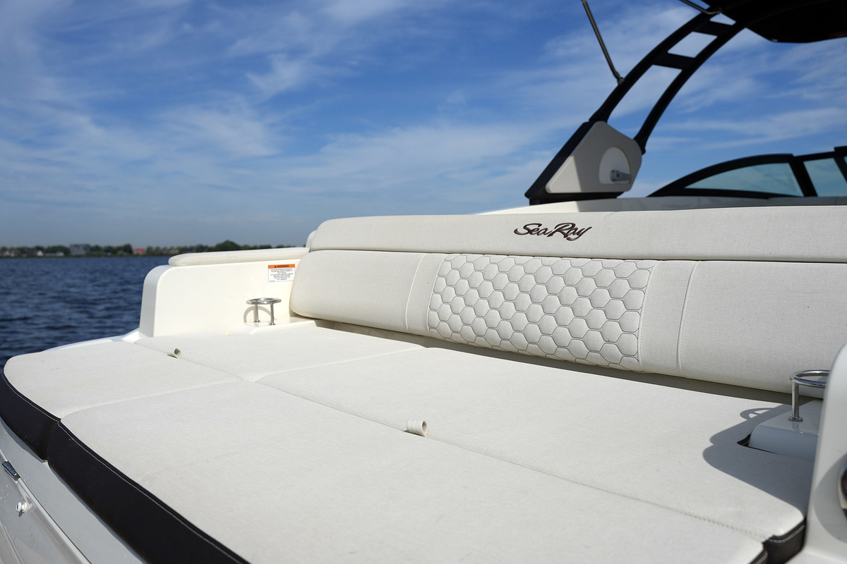 foto: 14 Sea Ray SDX 290 Outboard