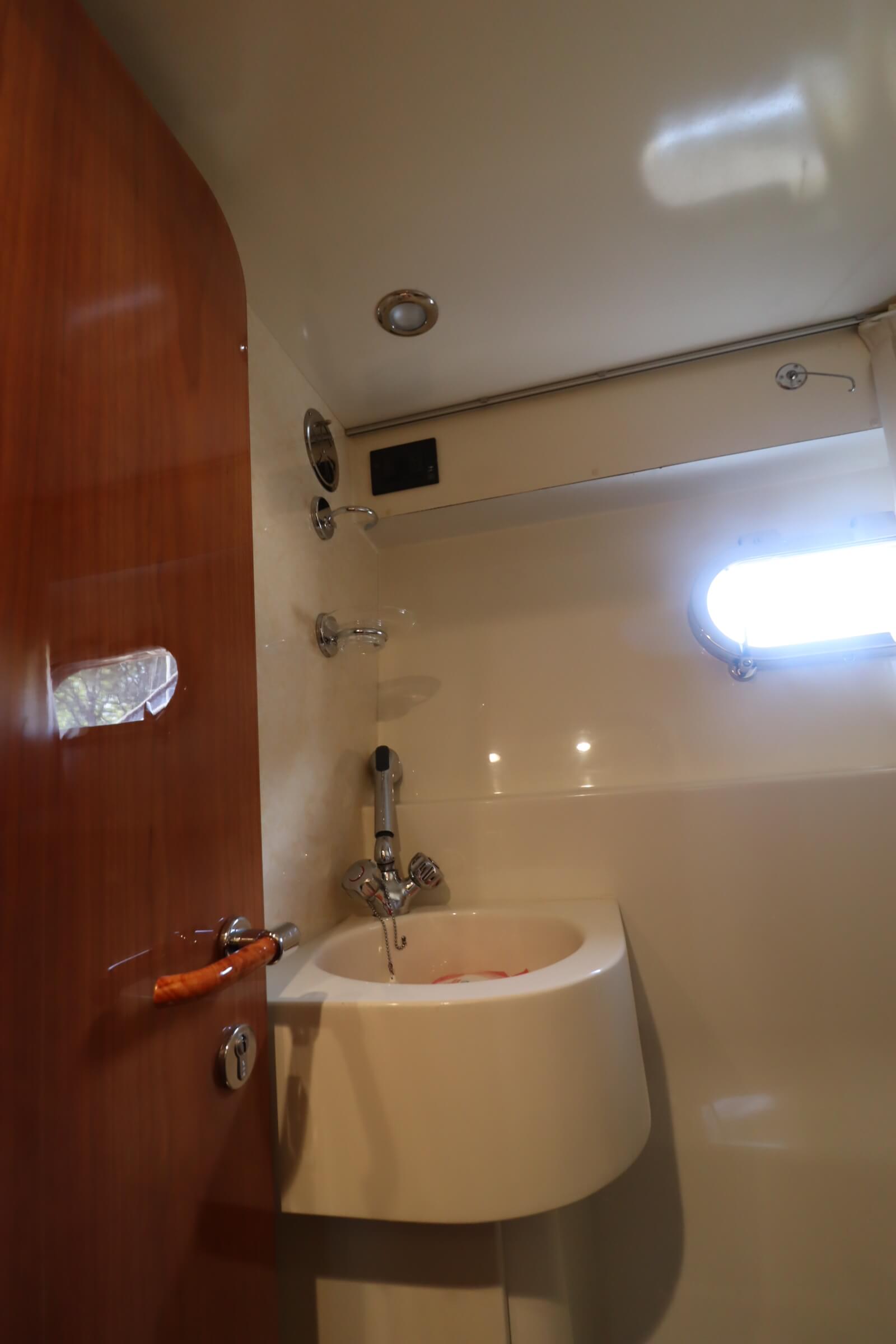 foto: 6 Ferretti Yachts 530