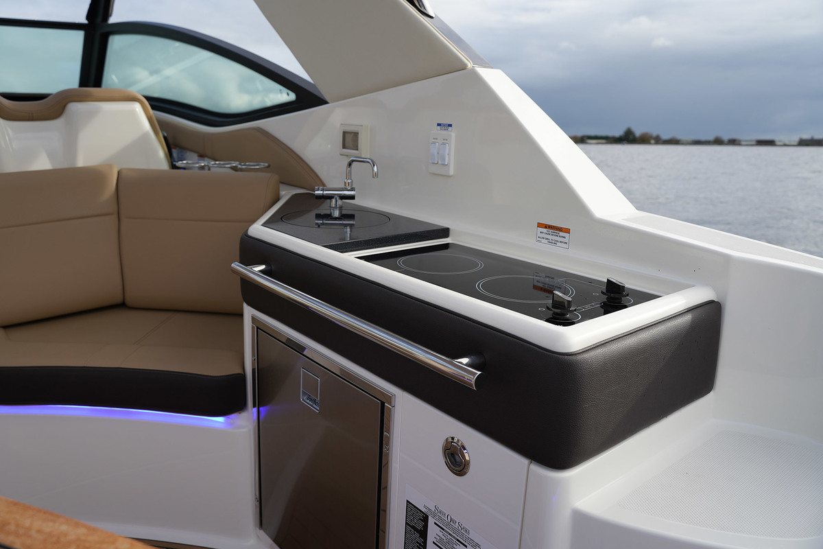 foto: 17 Sea Ray Sundancer 320