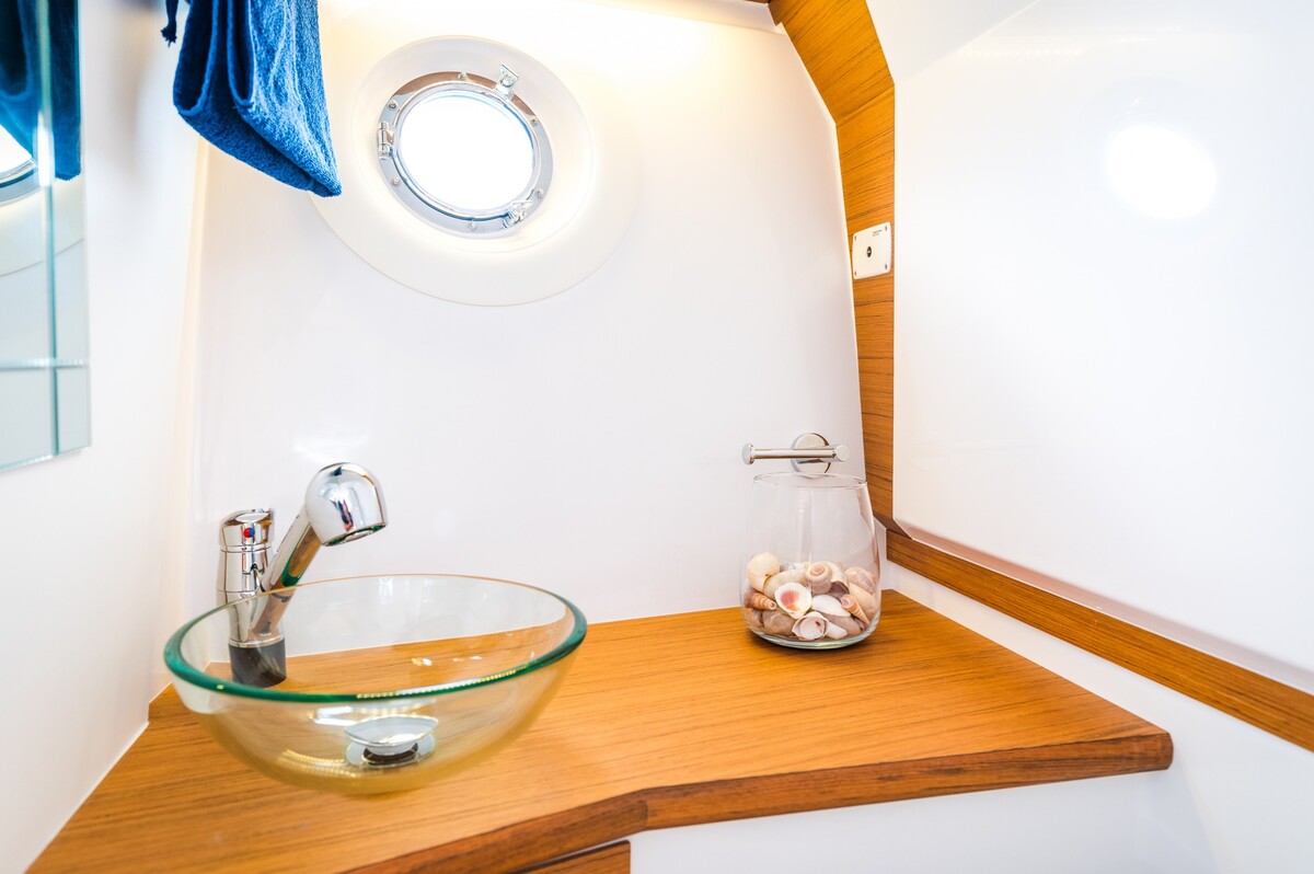 foto: 21 Alfastreet Marine 32 Cabin Sport - Outboard Series