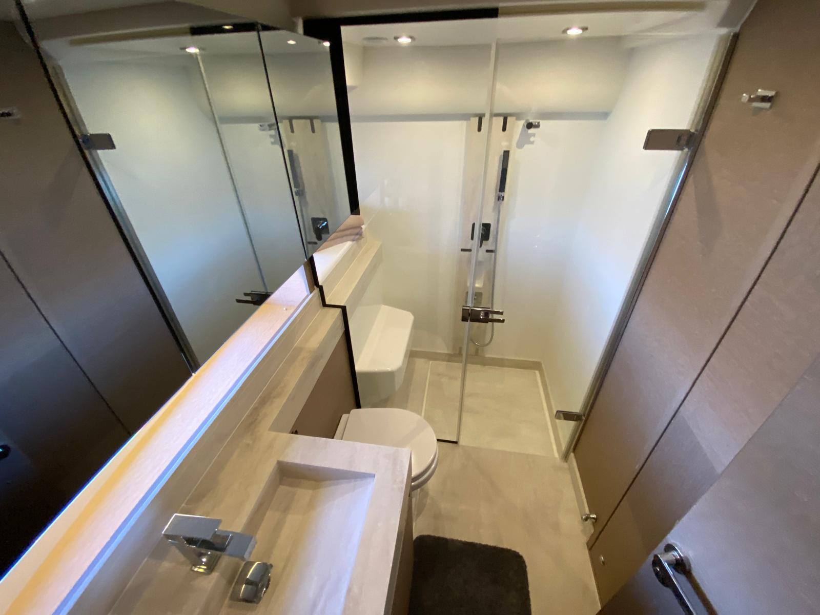 foto: 12 Prestige 590 Flybridge