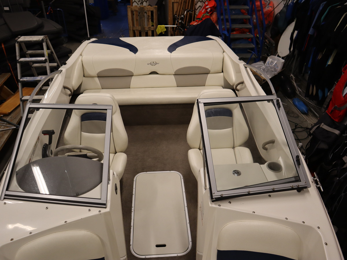 foto: 24 Stingray 195RX