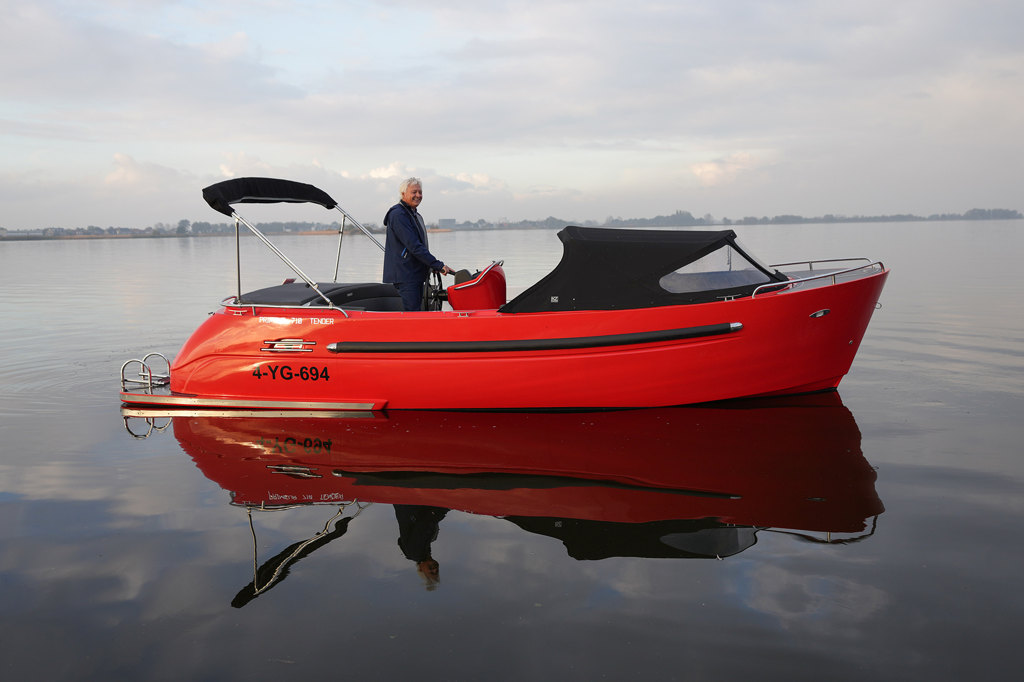 foto: 7 Primeur 710 Tender