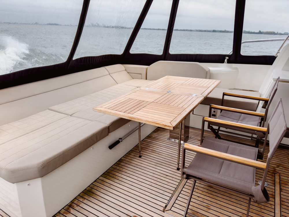 foto: 16 Prestige 520S 