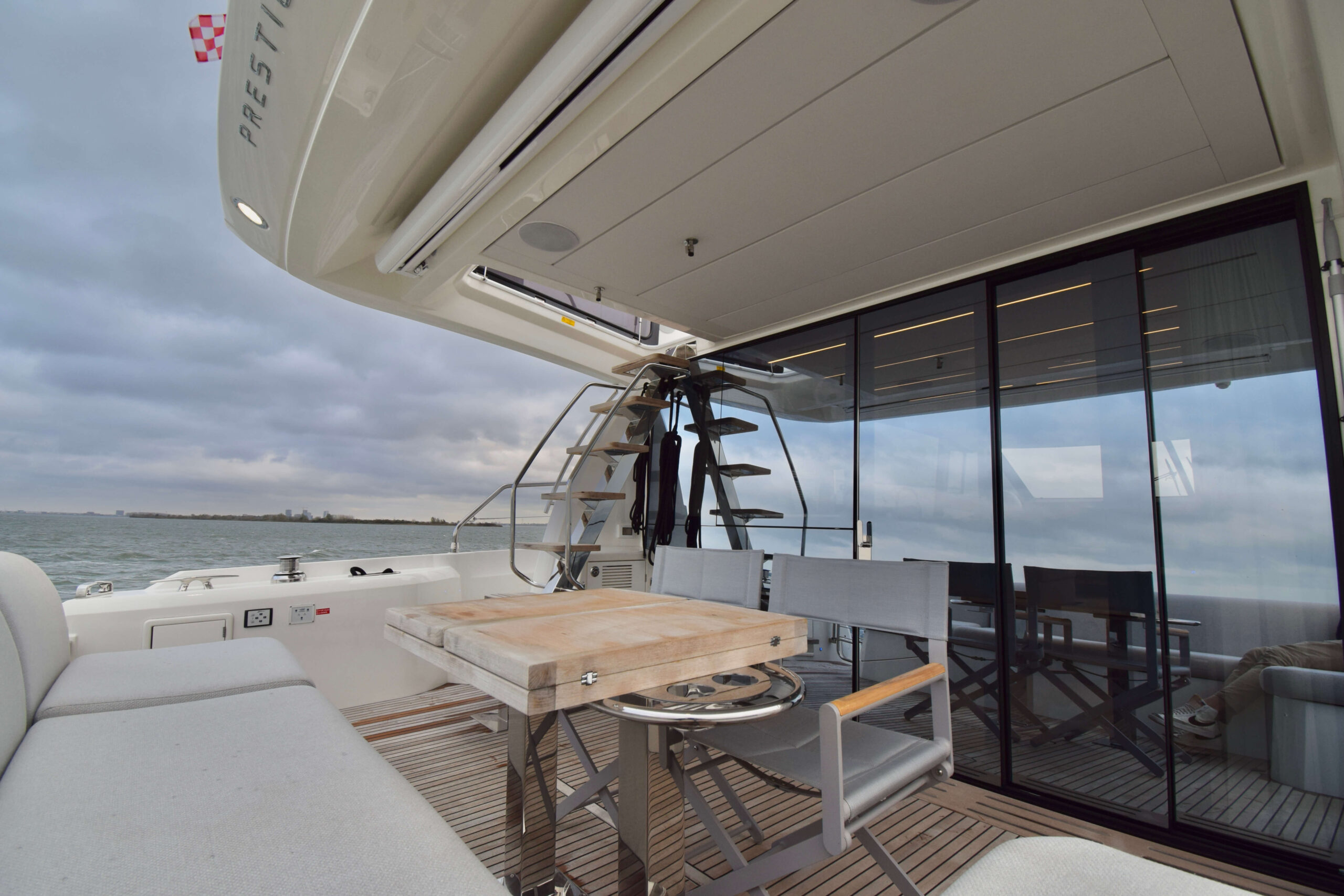 foto: 15 Prestige 590 Flybridge #49