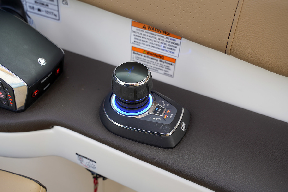 foto: 19 Sea Ray Sundancer 320