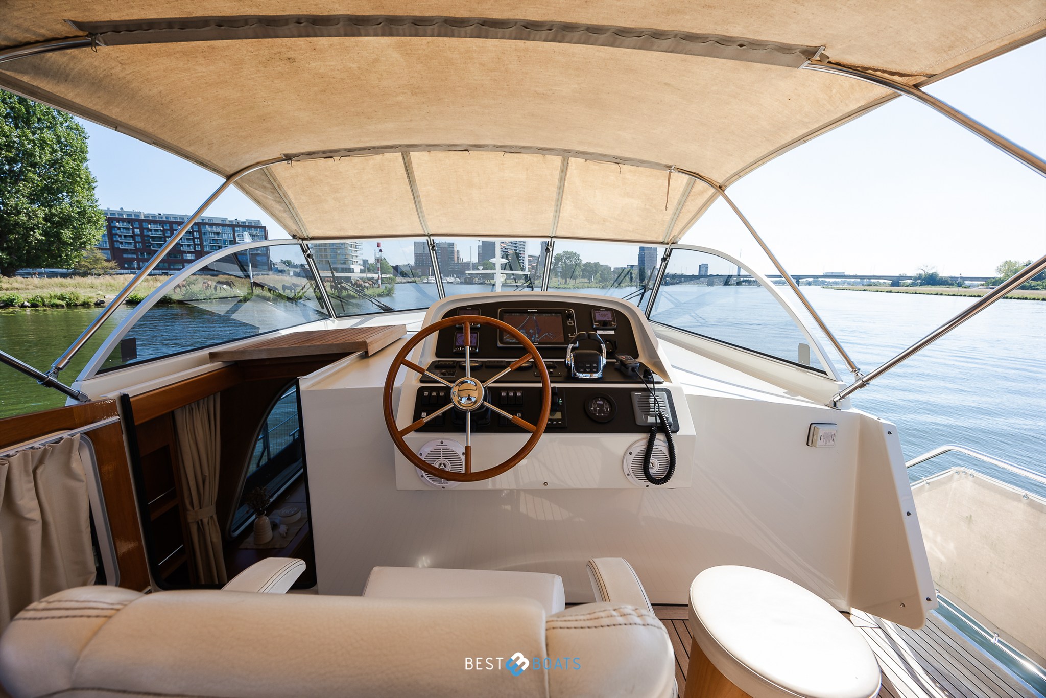 foto: 10 Linssen Grand Sturdy 43.9 AC