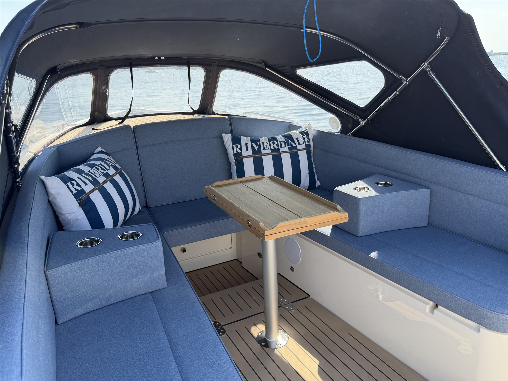 foto: 14 Interboat Intender 750 Cabin