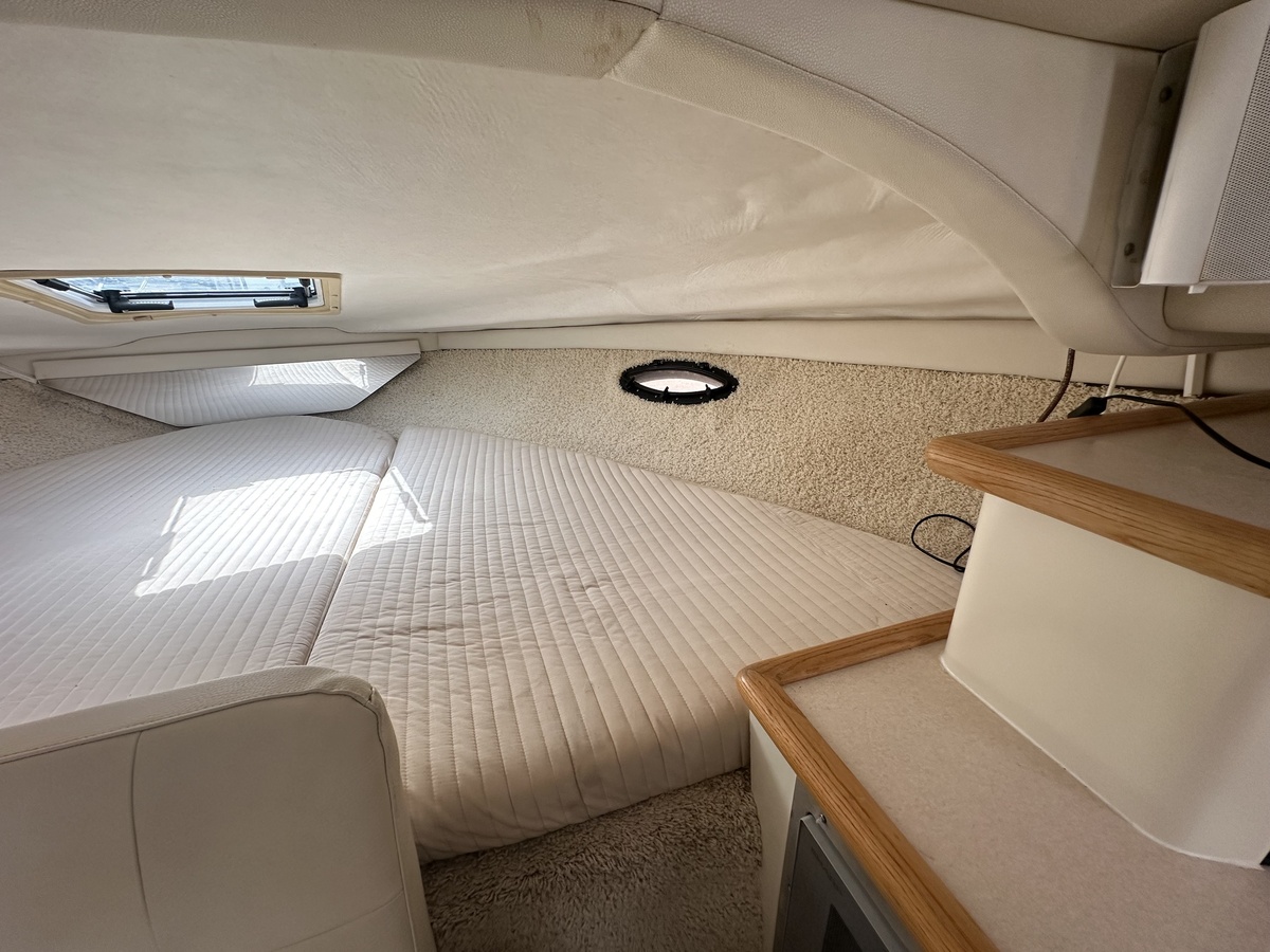 foto: 9 Bayliner 3055 Sunbridge