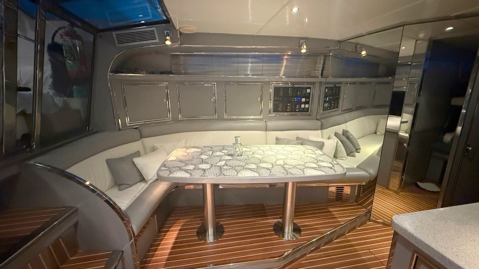 foto: 16 Sea Ray Sea Ray 400 Express Cruiser