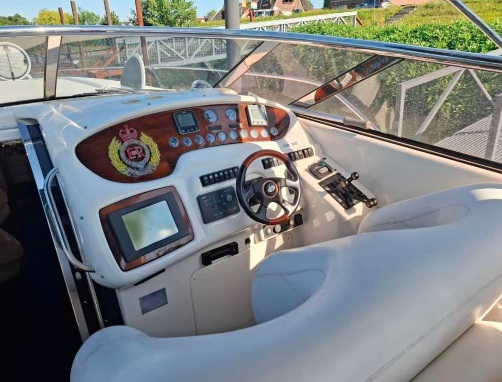 foto: 6 Sunseeker  48 Superhawk