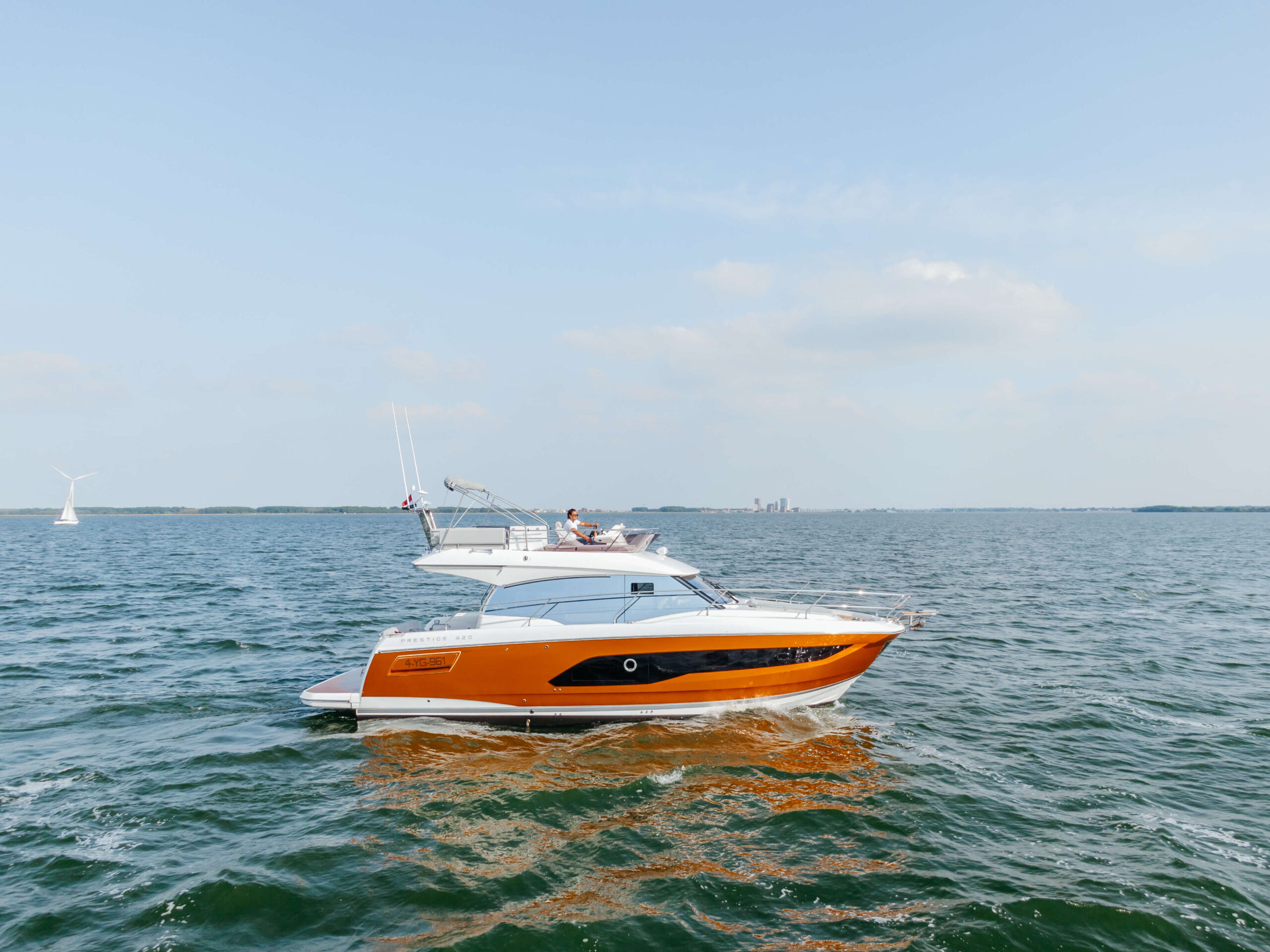 foto: 8 Prestige 420