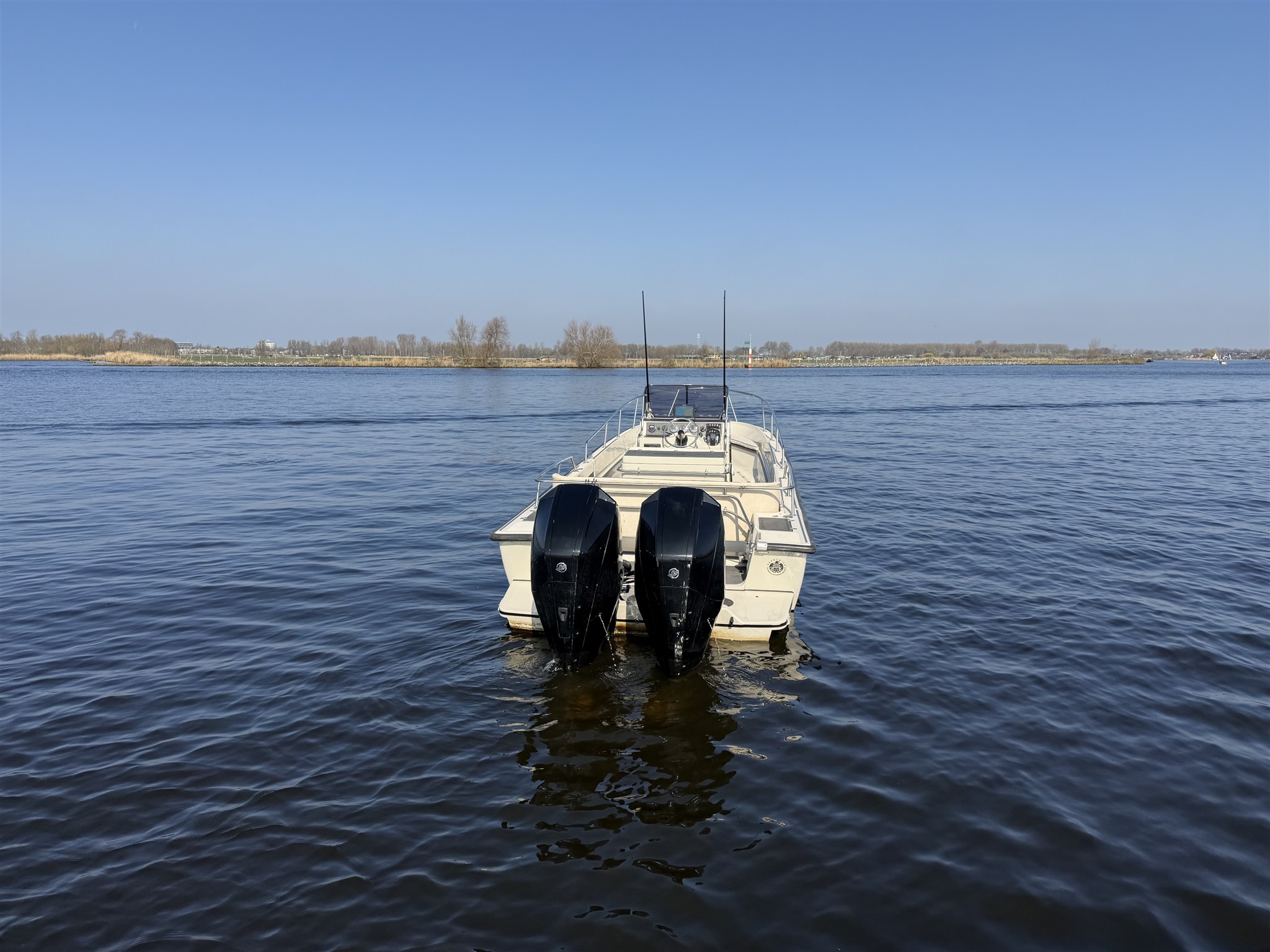 foto: 9 Boston Whaler OUTRAGE 25