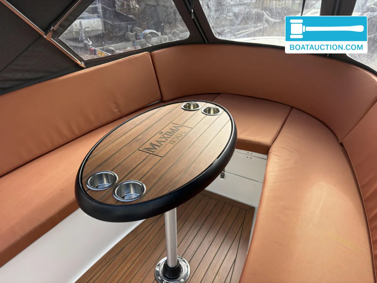 foto: 6 Maxima 600 Tender
