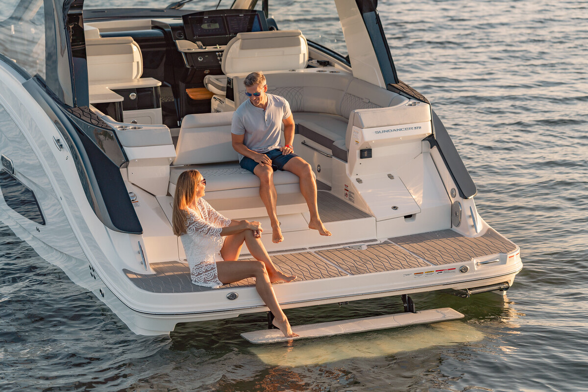 foto: 16 Sea Ray Sundancer 370