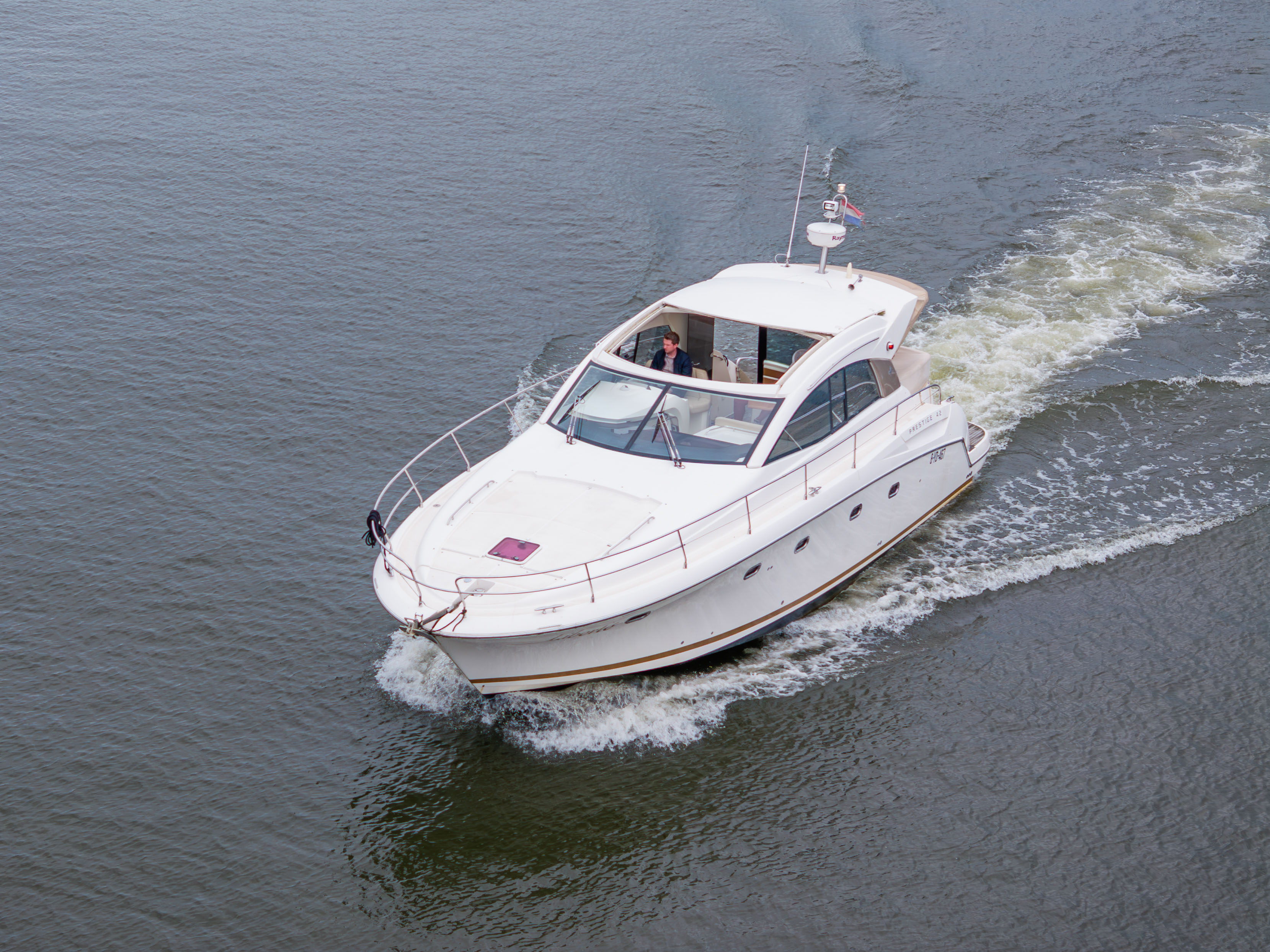 foto: 37 Jeanneau Prestige 42S