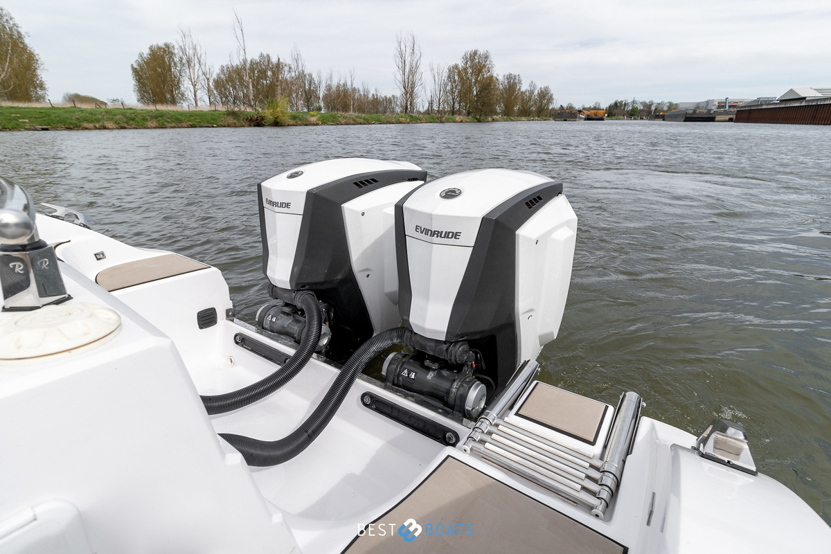 foto: 5 Ranieri Voyager 26S