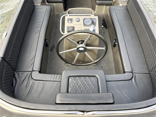 foto: 8 Seafury Hawker 725