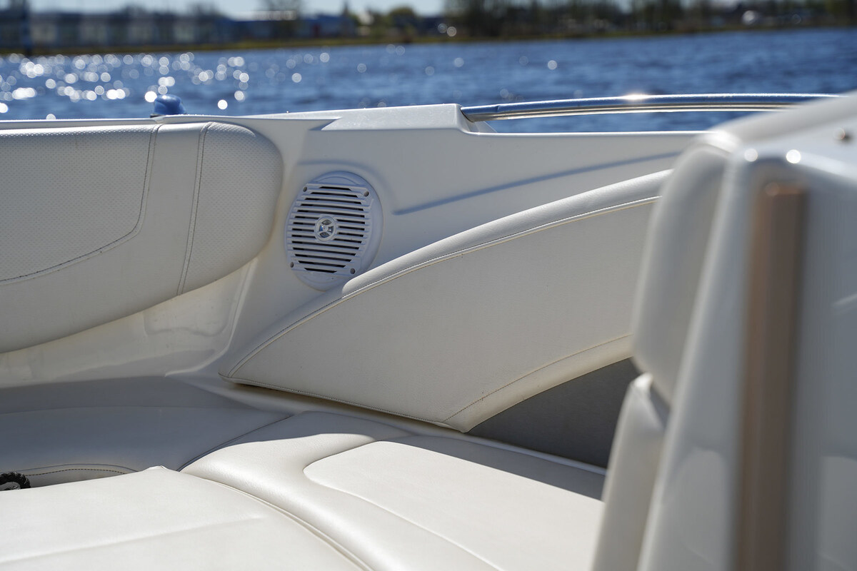 foto: 7 Bayliner 225