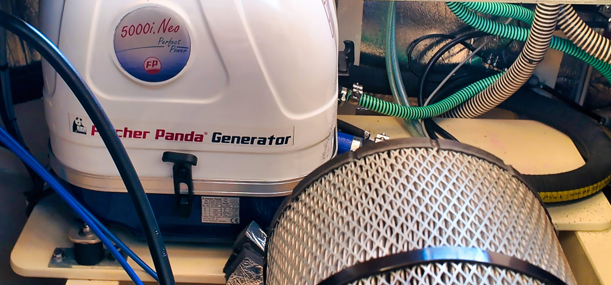 foto: 10 Bruce Roberts Bruce Roberts Euro 12.00 Flybridge