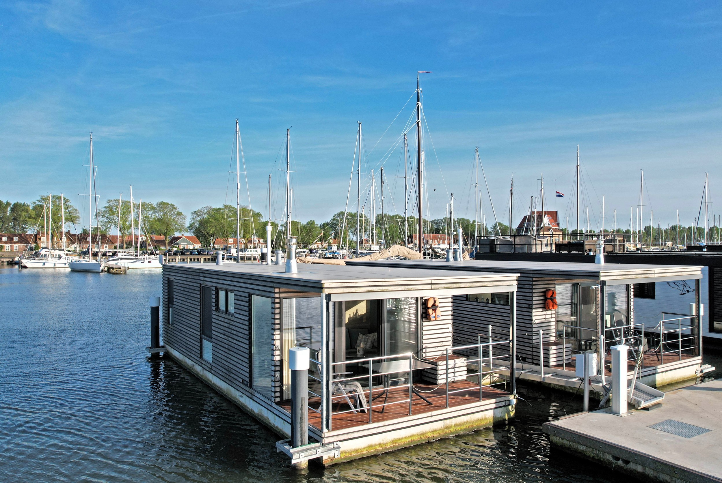 foto: 8 HT4 Houseboat Lelystad Ligplaats