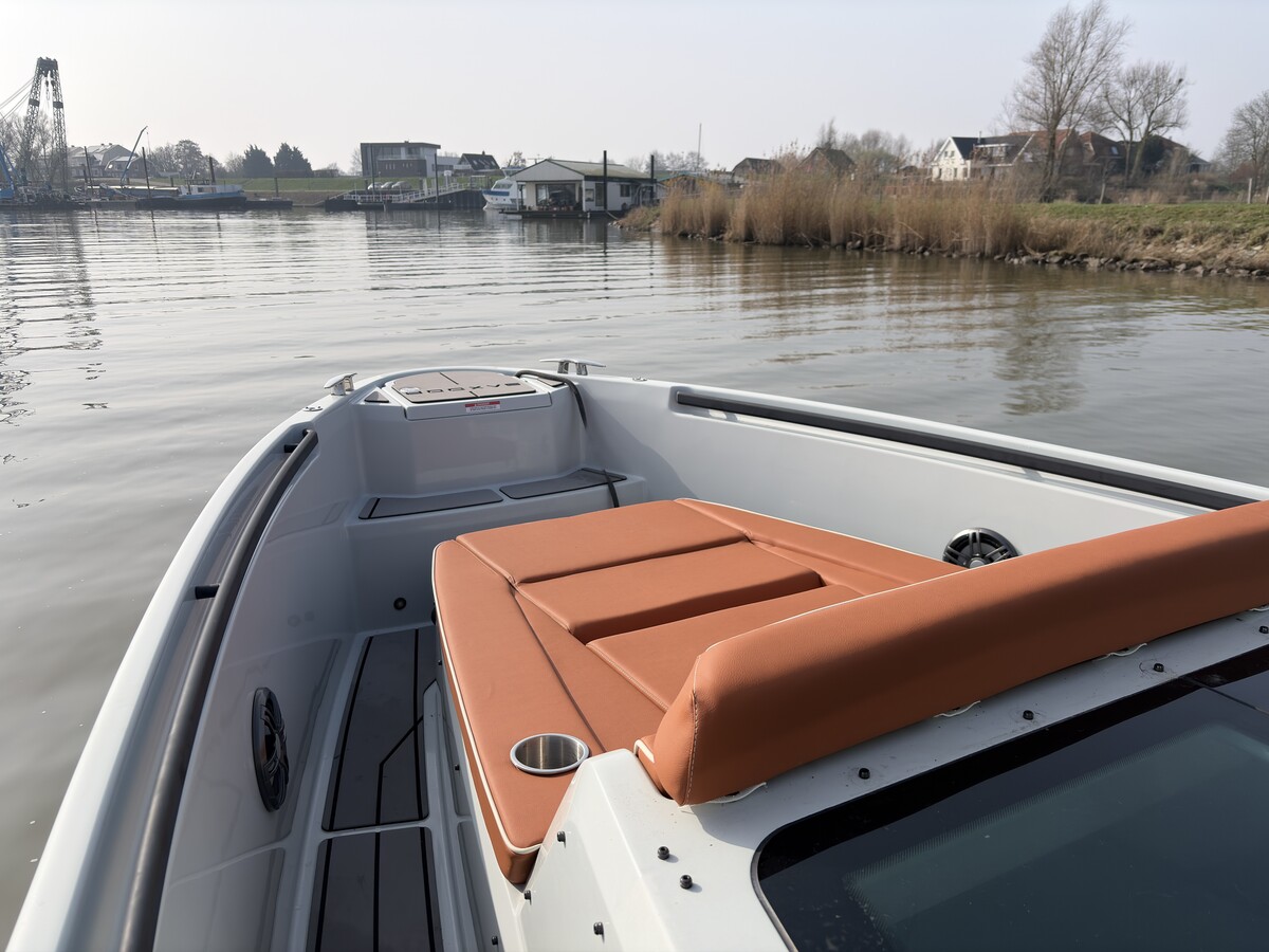 foto: 8 Saxdor 320 GTC