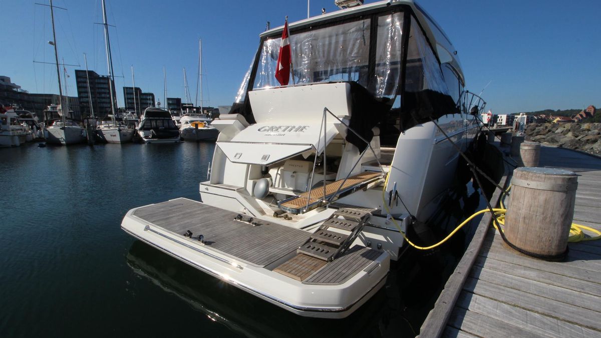 foto: 12 Prestige 520 S