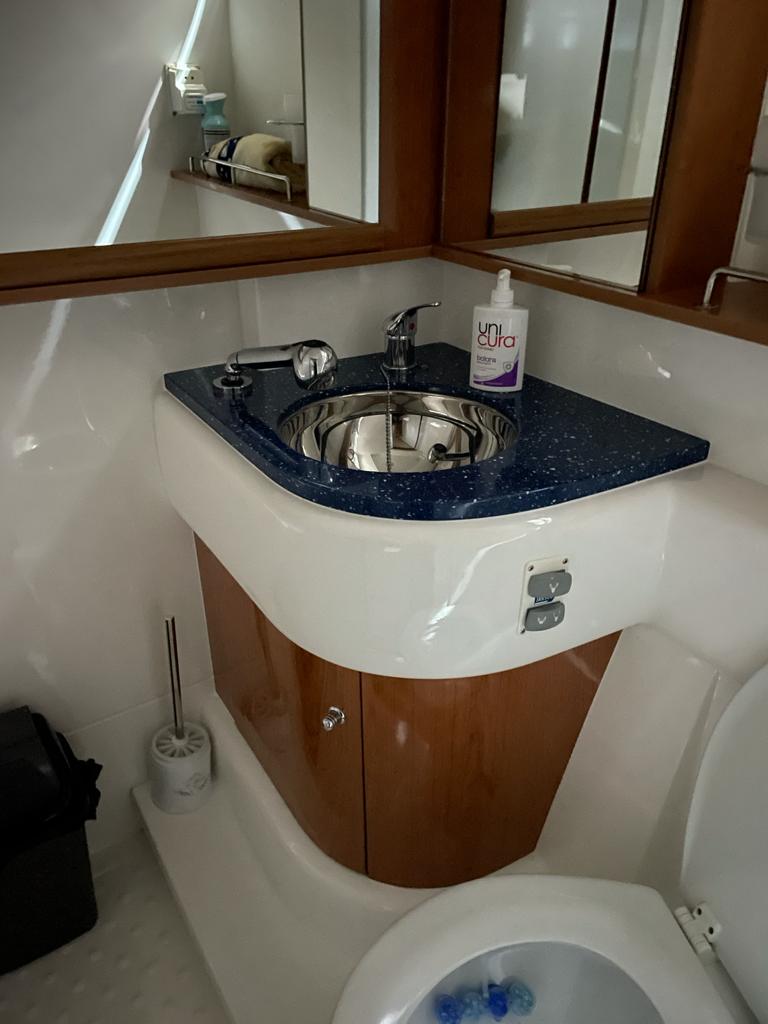 foto: 8 Sealine  S42