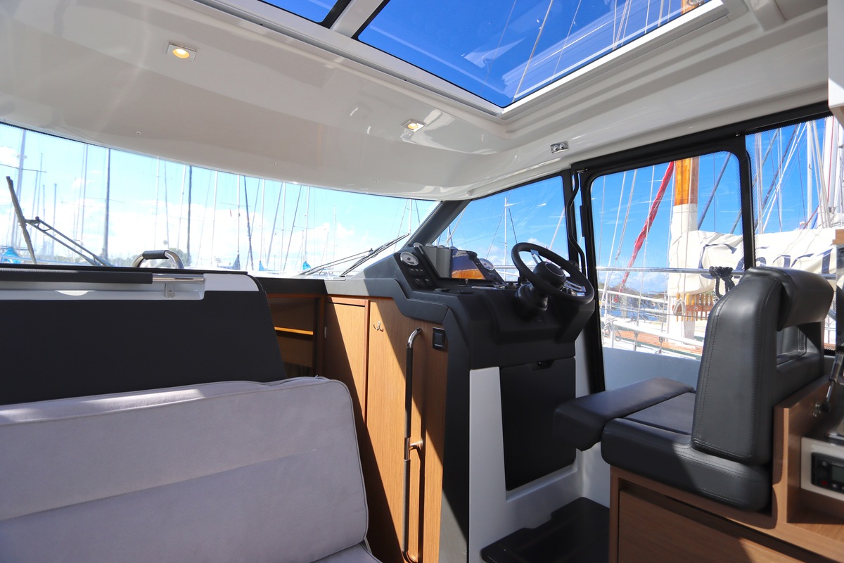 foto: 11 Jeanneau NC 33