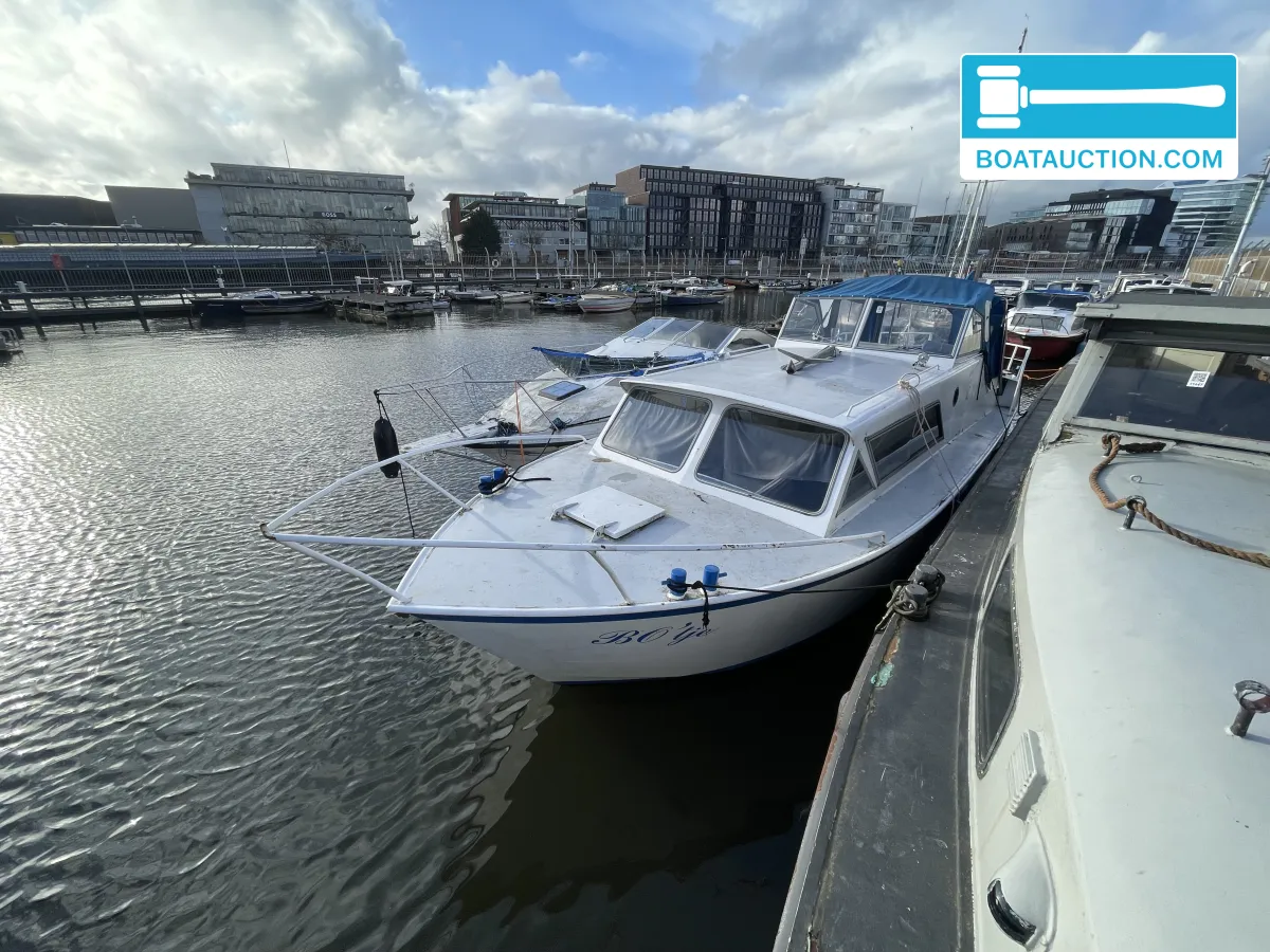 foto: 5 Motorboat 900