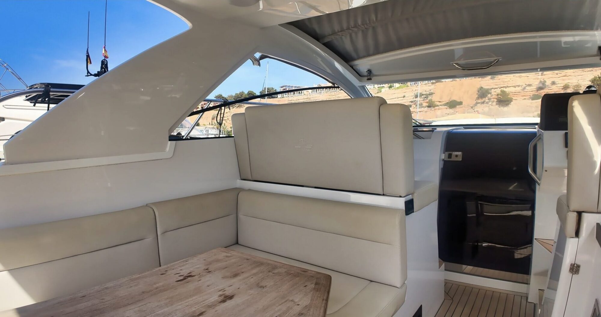 foto: 475 Sealine Sealine S335