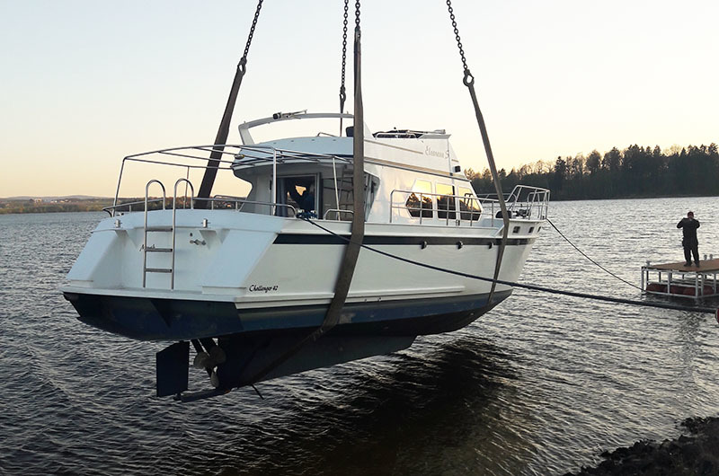 foto: 5 Valk Challanger 42 Flybridge