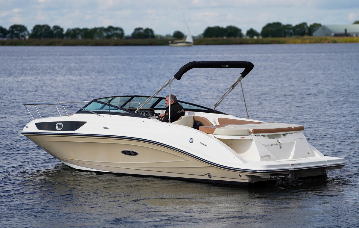 foto: 14 Sea Ray Sun Sport 230