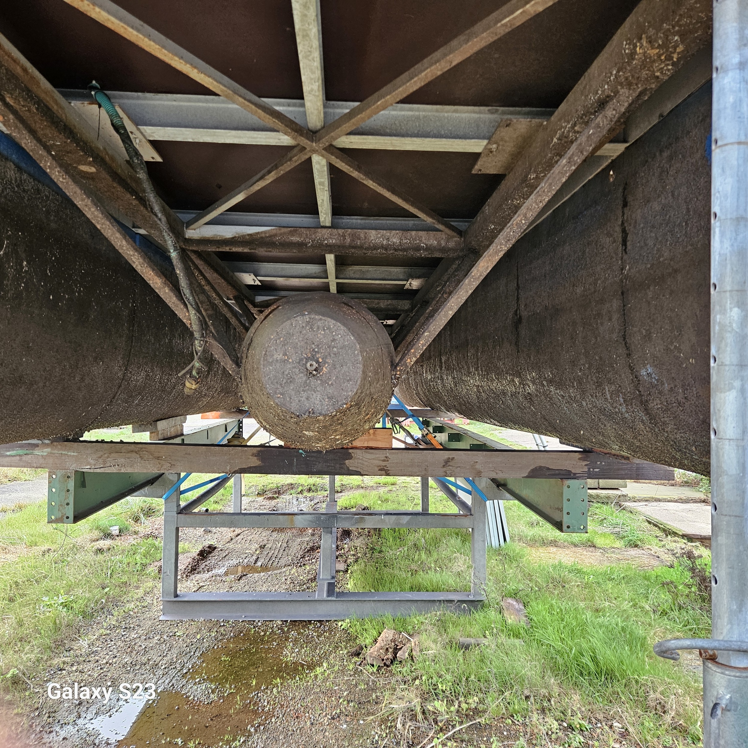 foto: 6 LST Boatin (onderstel) Houseboat