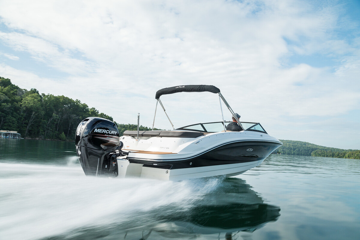 foto: 5 Sea Ray SPX 230 Outboard