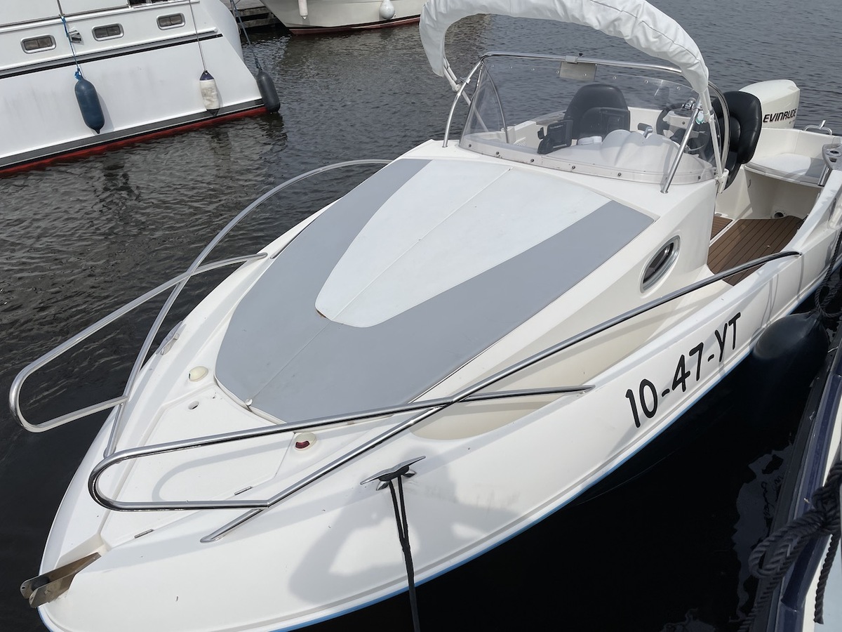 foto: 5 Quicksilver 635