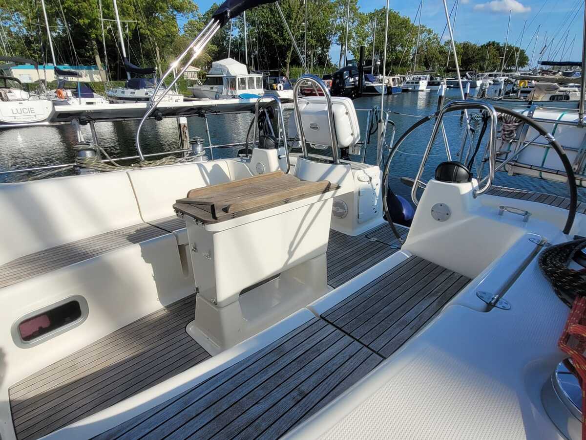 foto: 12 Bavaria 42-3 Custom Line
