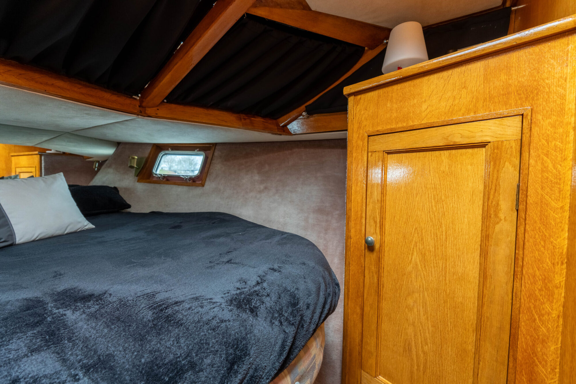 foto: 10 Stadtline Stadtline 38 OK Spiegeldeur