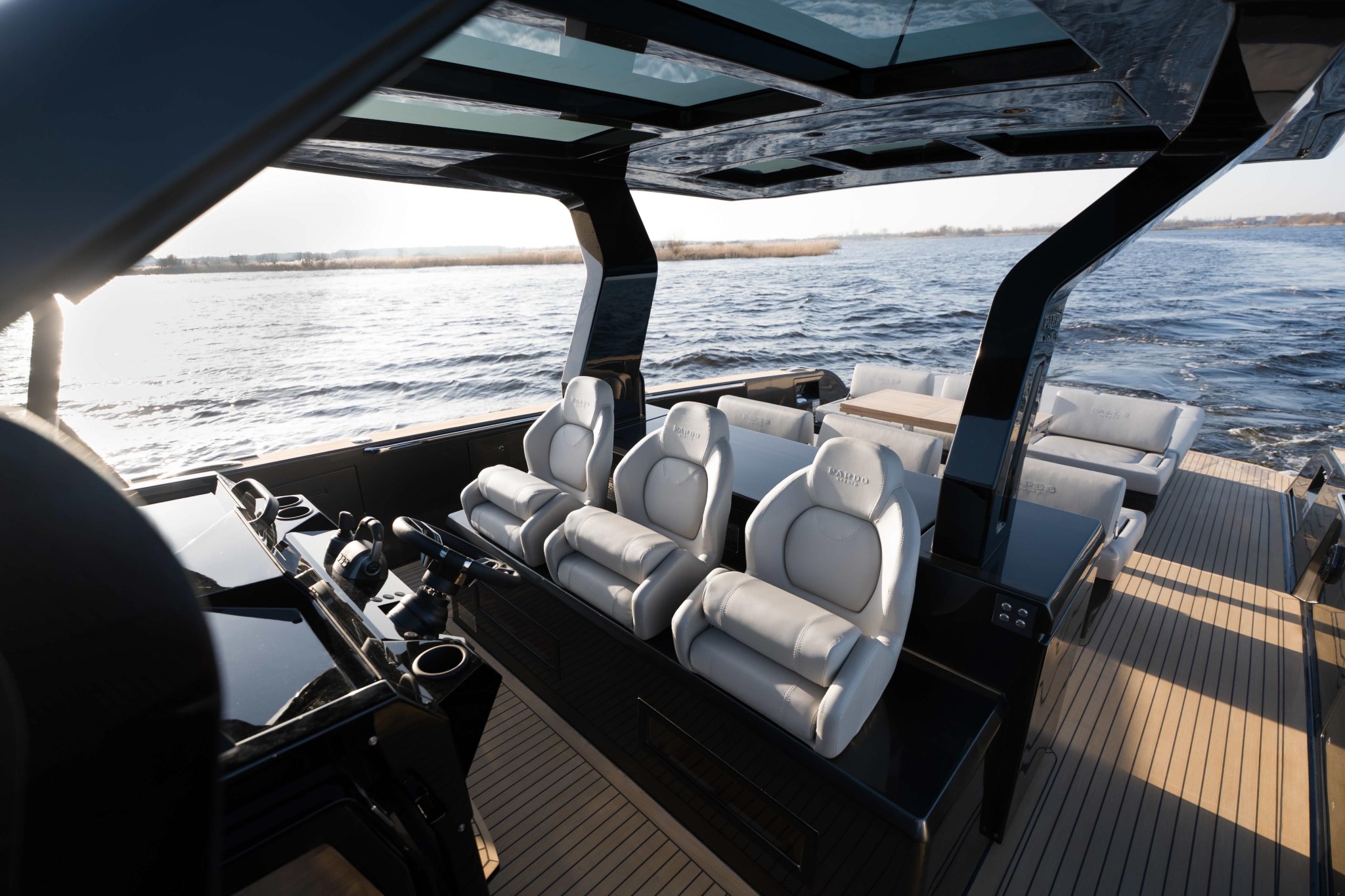 foto: 16 Pardo Yachts 43