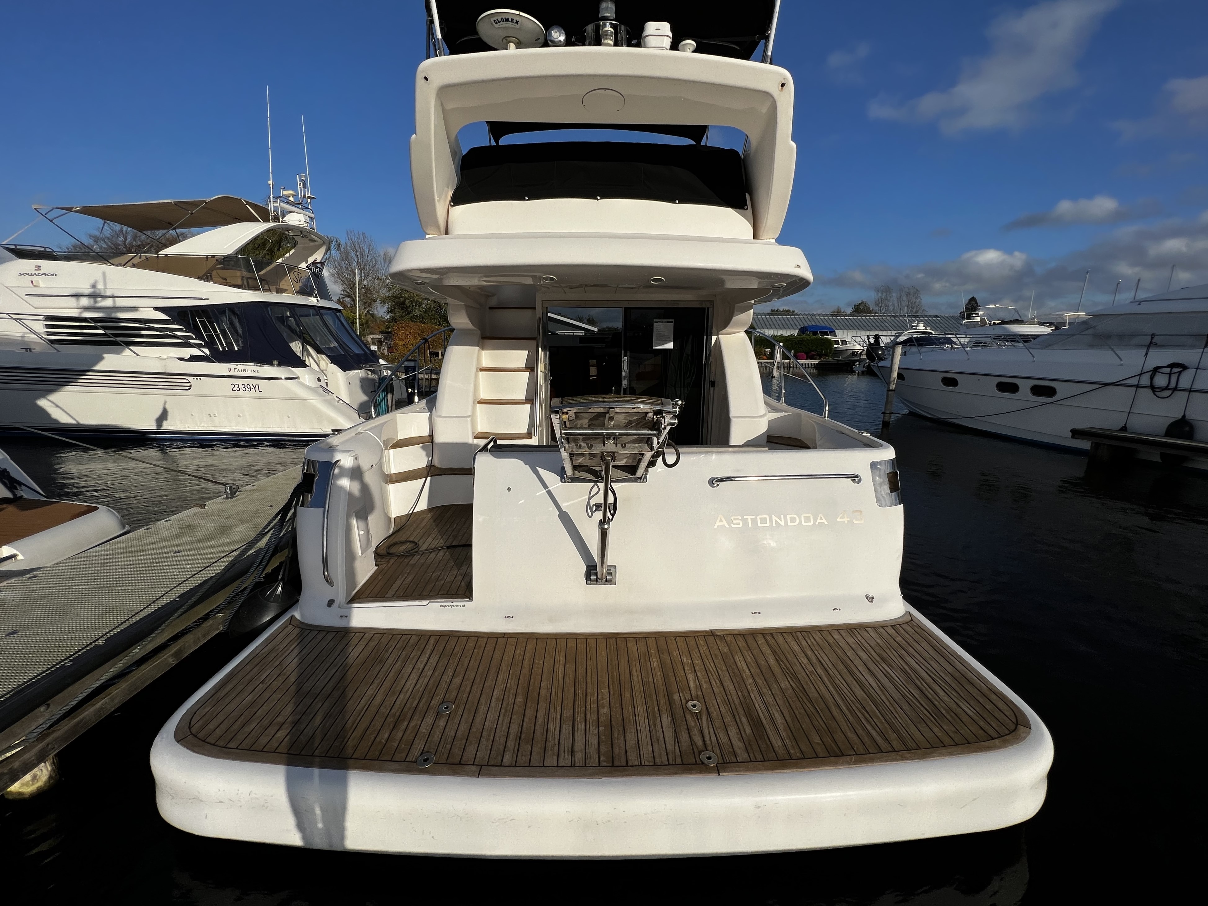 foto: 11 Astondoa  43 GLX