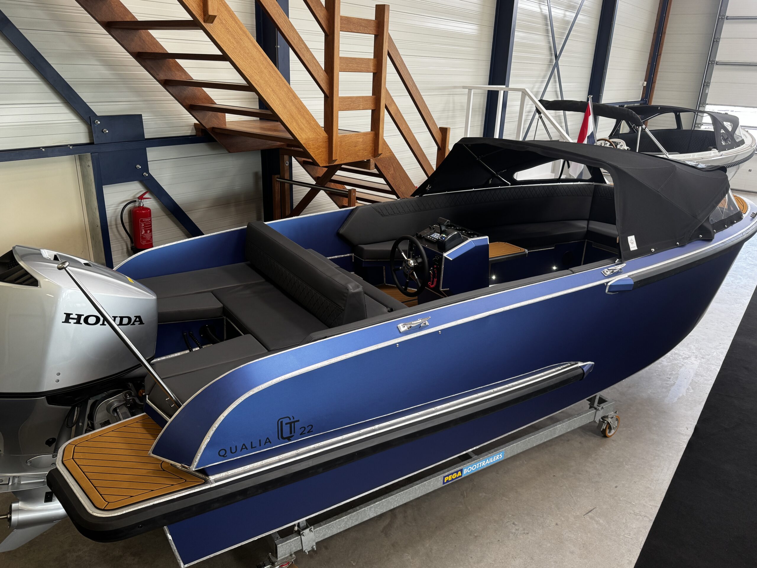 foto: 7 Qualia QT 22 Outboard