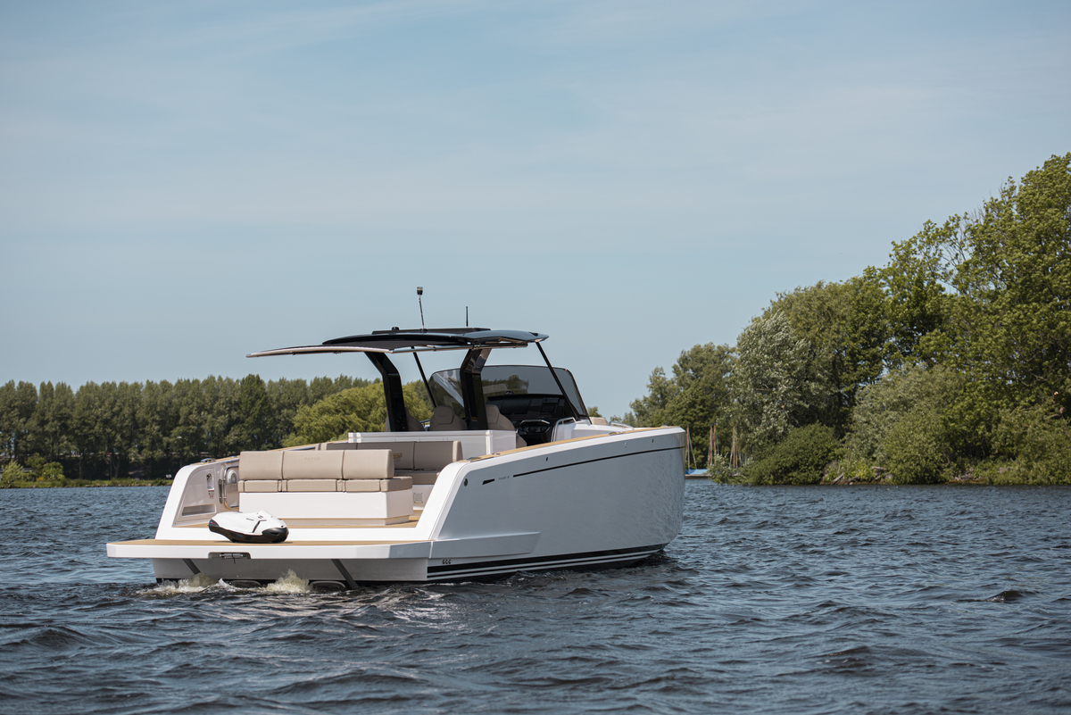 foto: 17 PARDO YACHTS 38  