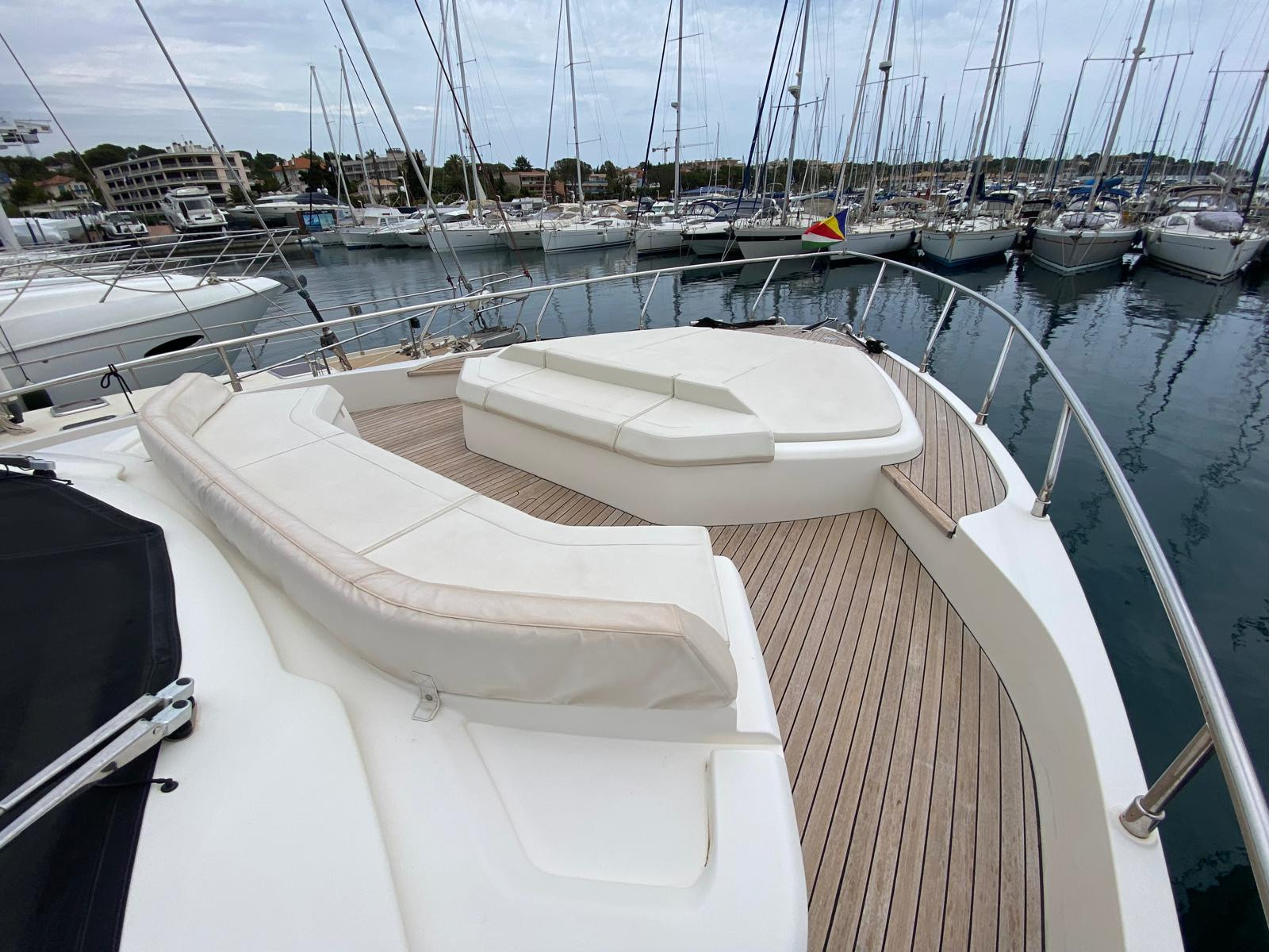 foto: 8 Ferretti 550