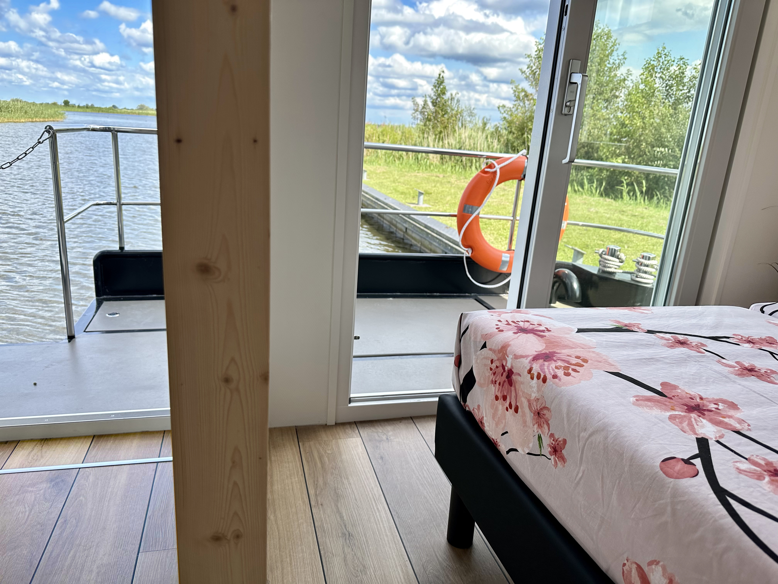 foto: 22 HOMESHIP VaarChalet In Amsterdam 1250D Luxe Houseboat