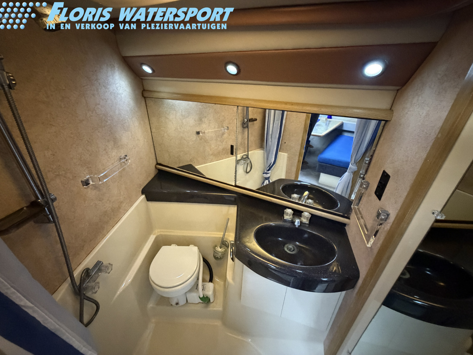 foto: 6 Bayliner 4387